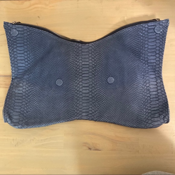 Emily Cho Blue Python Leather Foldable Clutch - Picture 3 of 8